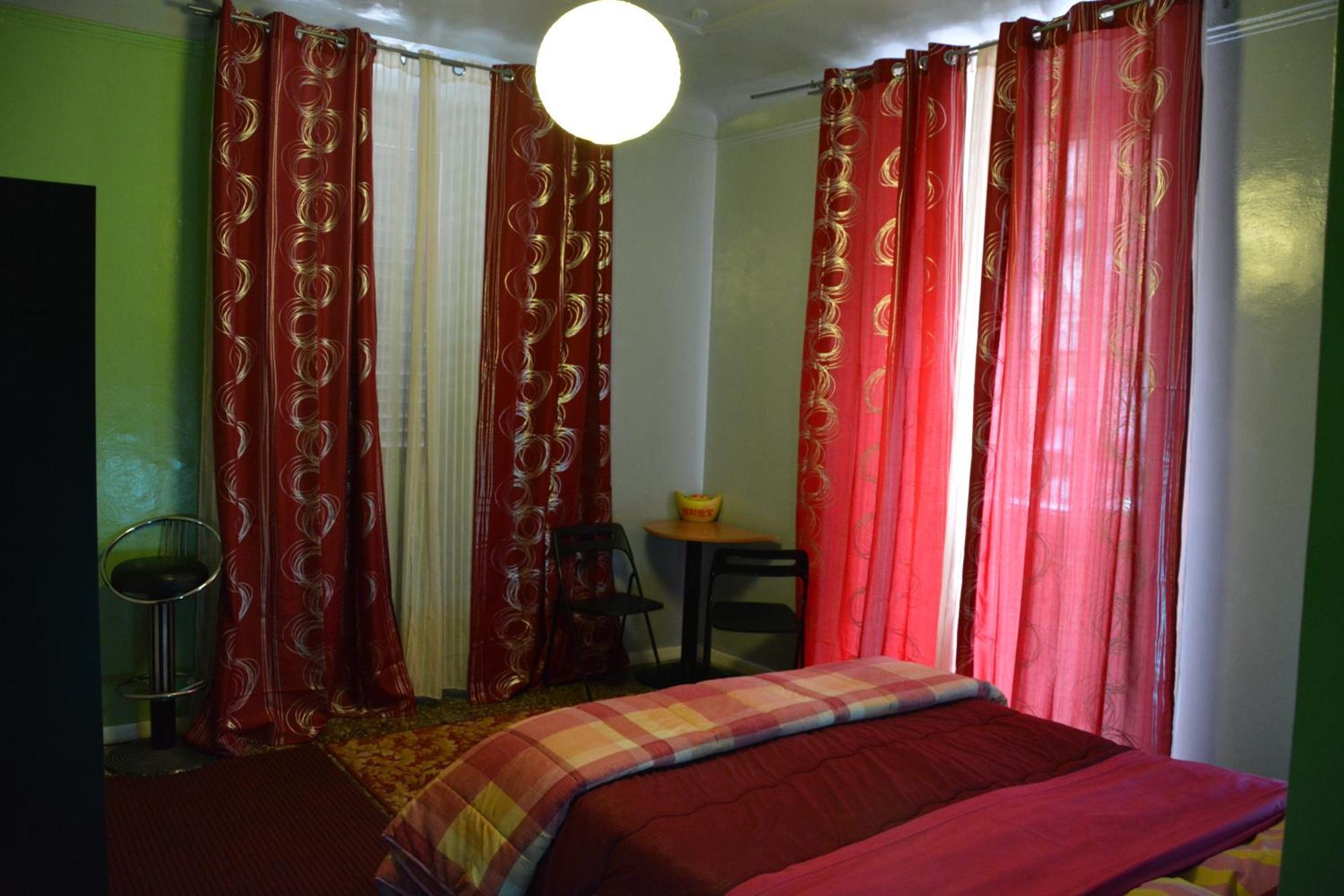 Sole Rosso * Gênes
